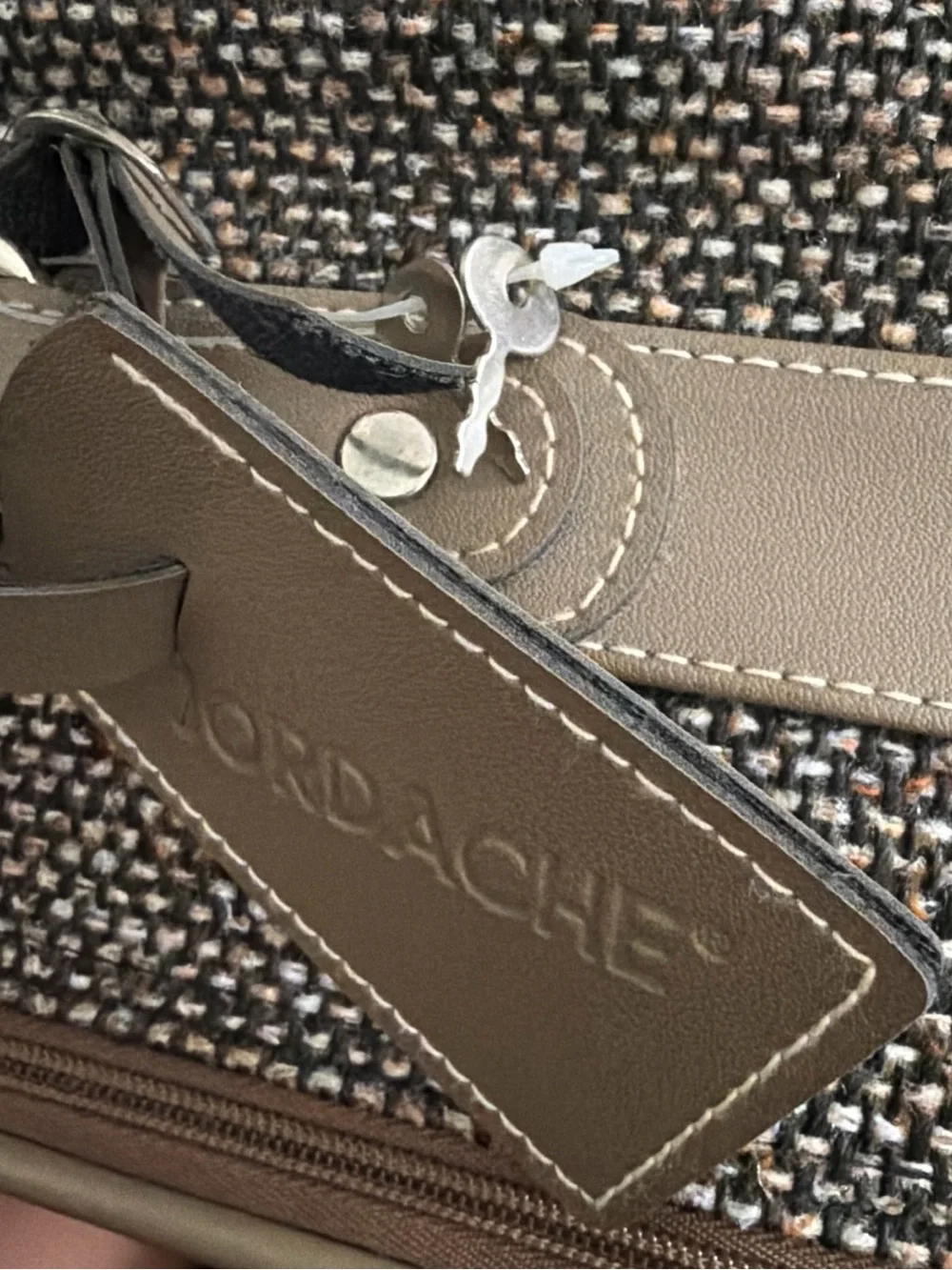 Jordache Brown Tweed luggage with Tan Trim vintage